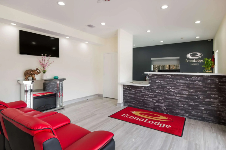 Regency Inn And Suites