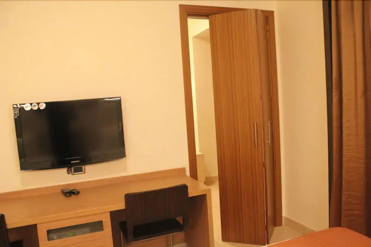 Hayali Suites