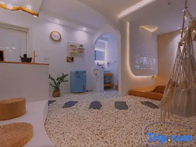 Weidingmao Apartment