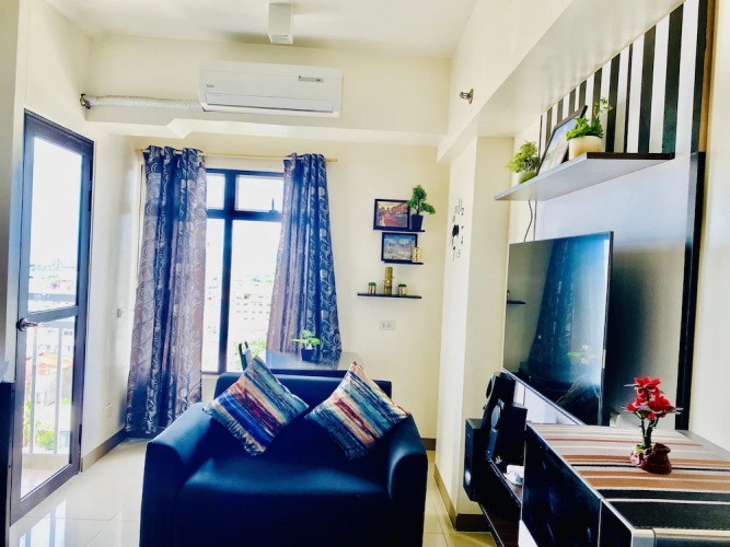Mabolo Garden Flats by Sleeping Forest