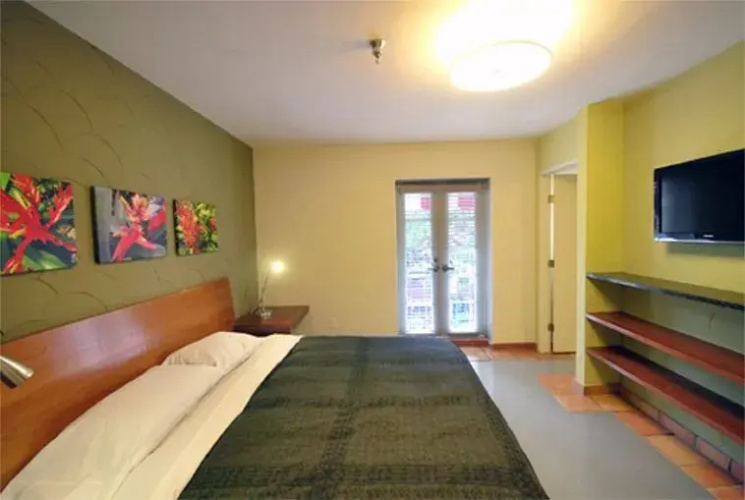 Espanola Way Suites