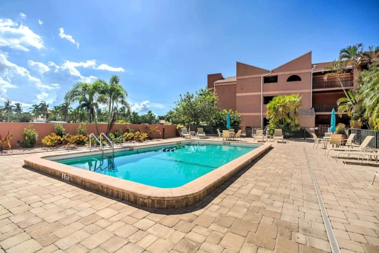 1 Bedroom Apartment with balcony