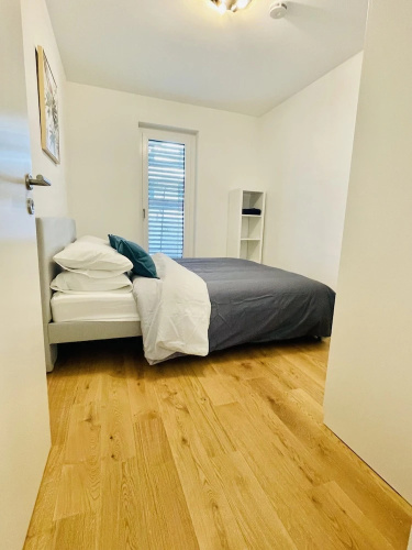 3 bedrooms Terrace Garden Parking