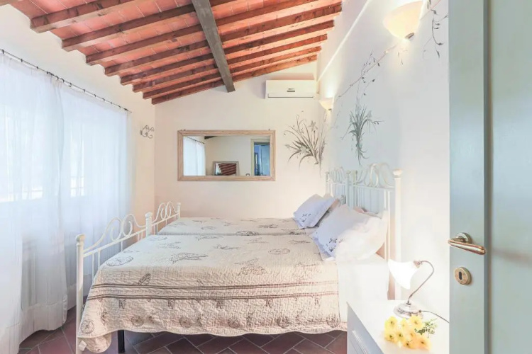 Villa Pongina with private pool