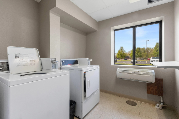 AmericInn by Wyndham Green Bay East photo 9