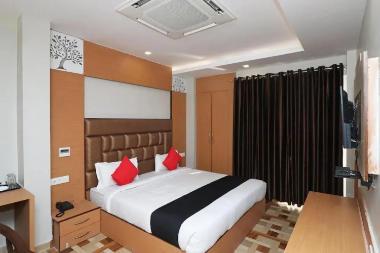Hotel Yugantar & Banquets