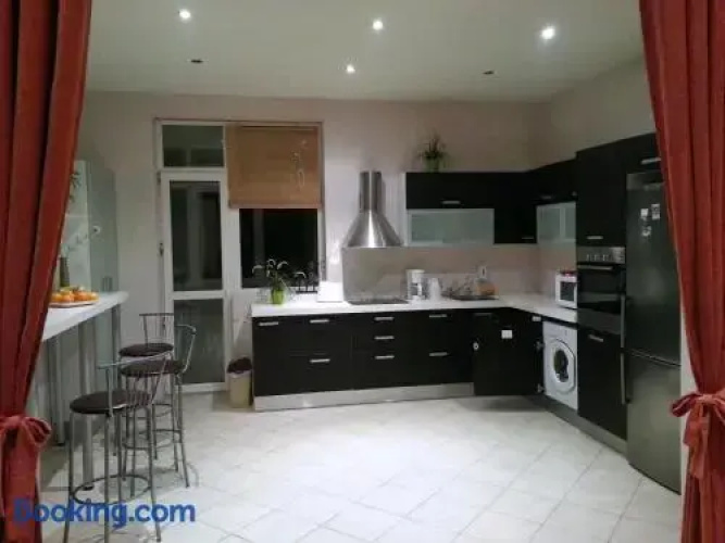 Elegance Hostel and Guesthouse