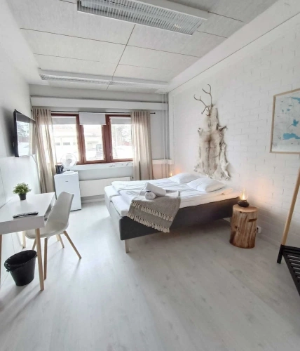 Standard Twin room with lake view