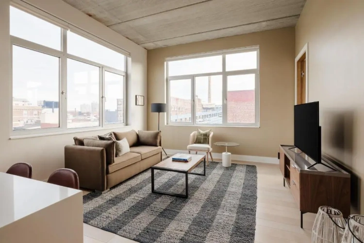 2 Bedrooms Apartment