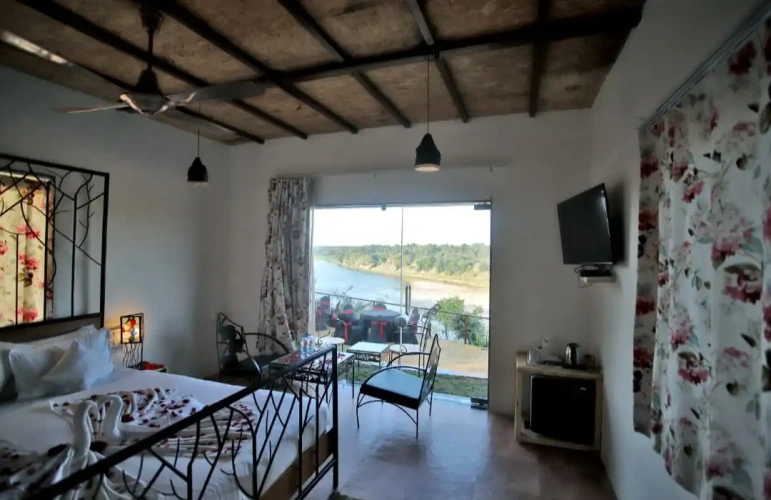 Standard room with river view