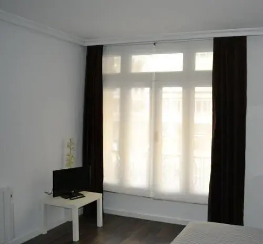 Room Gran Vía Apartments