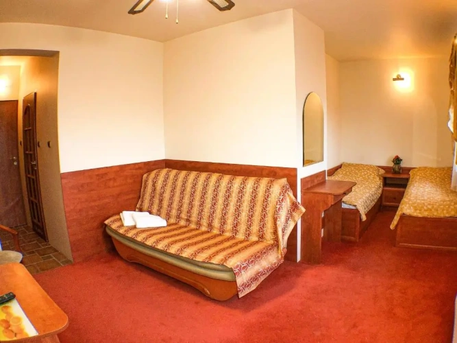 Standard Triple room with balcony