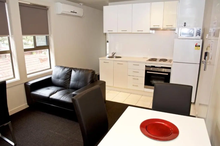 2 Bedrooms Apartment