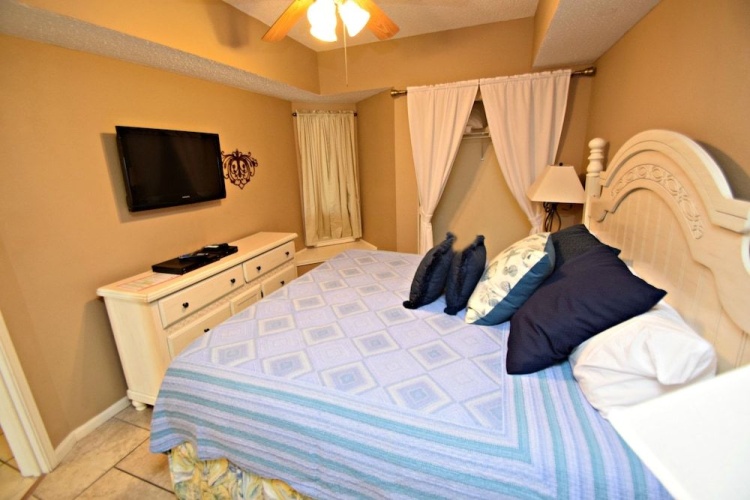 Tropic Isles 703 by RedAwning