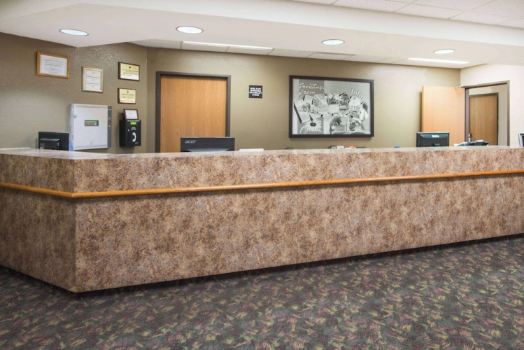 Super 8 Iola KS