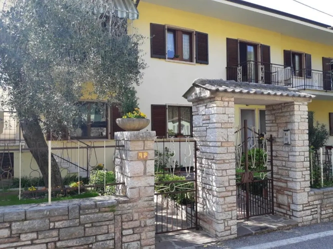 3 Bedrooms Apartment