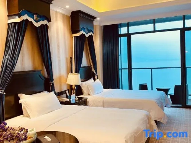 Standard Twin room with lake view
