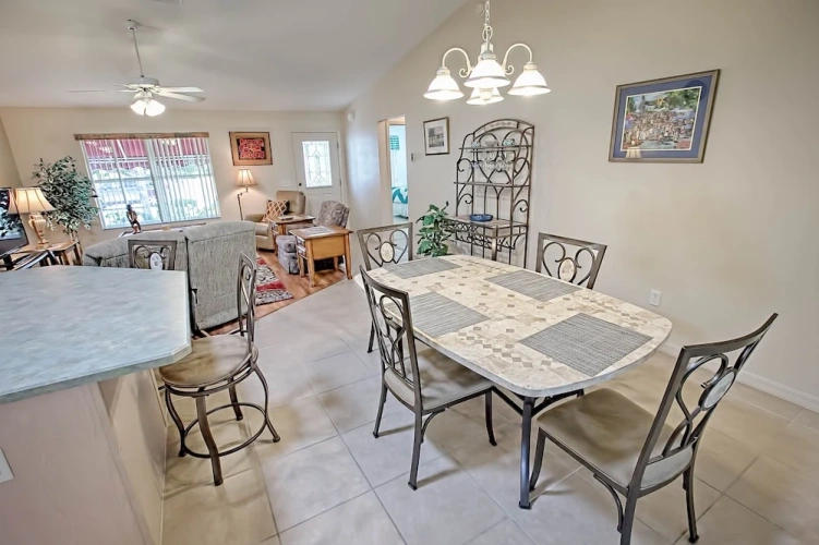 2 Bedrooms Cottage