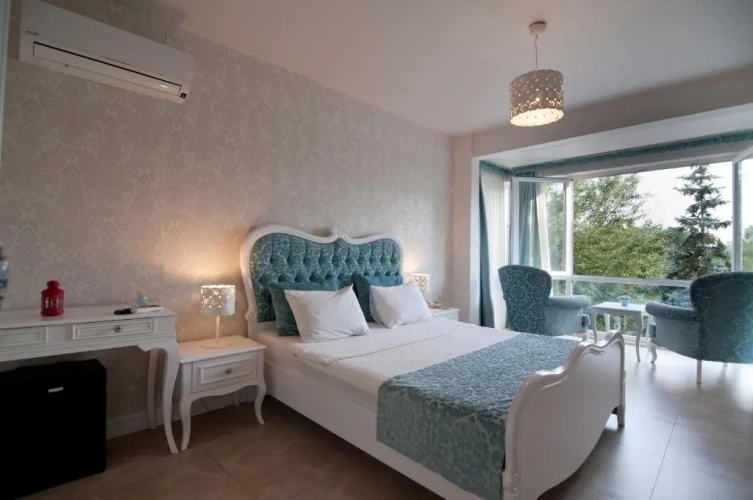 Standard Double room with lake view