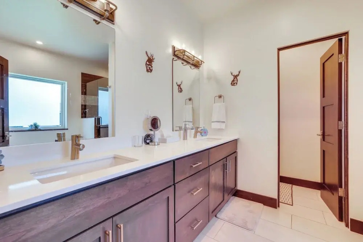 Hike, Ski, Golf, & Fish: Silverthorne Townhome!