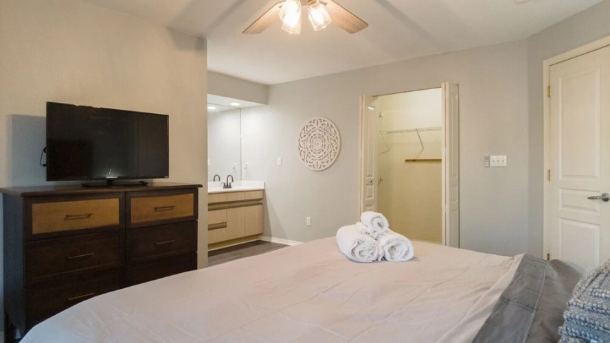 Meadowbrook 3-3 2 Bedroom Condo