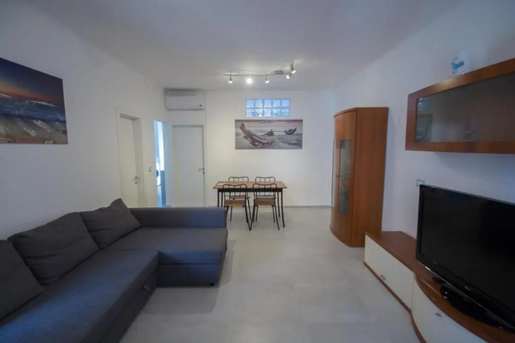 Appartamento piazza Buccelli a 10 mt dal mare