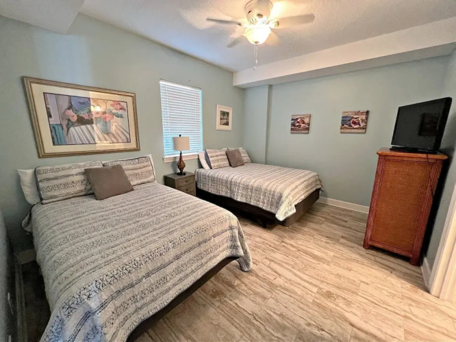 Regency Isle 704