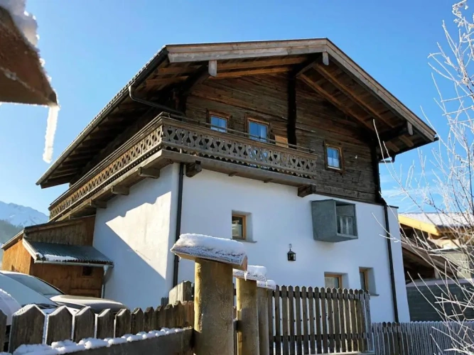 4 Bedrooms Cottage