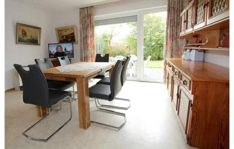 Bungalow Near Dornumersiel Beach
