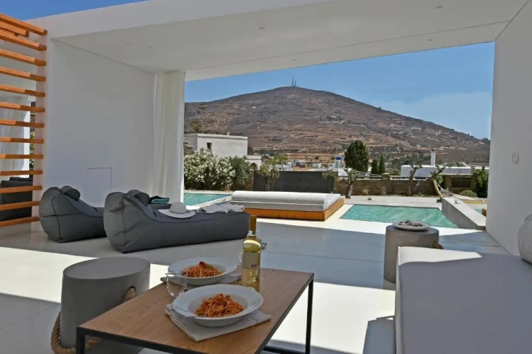 3 Bedrooms Villa