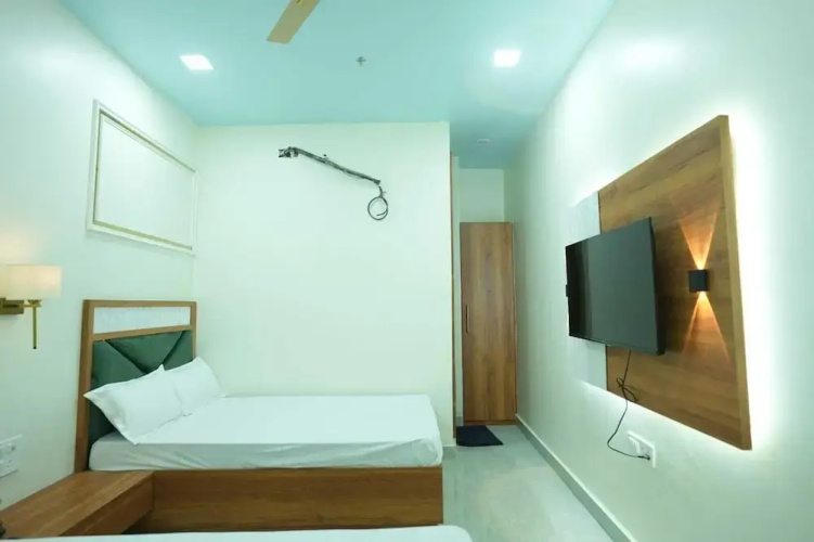 Deep Palace Inn