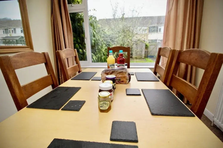 Henry's Guesthouse