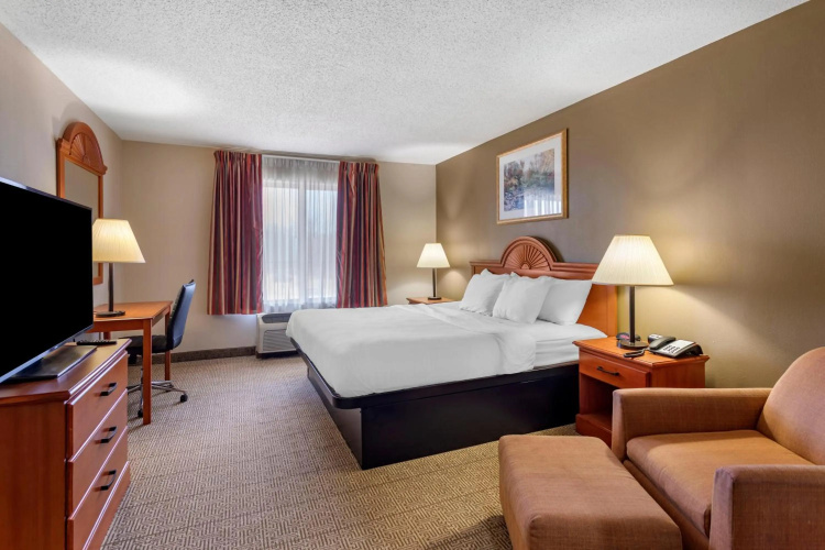 Quality Inn & Suites Rockport - Owensboro North (GOLD AWARD WINNER)