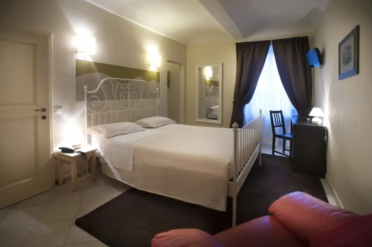 Standard Triple room with balcony