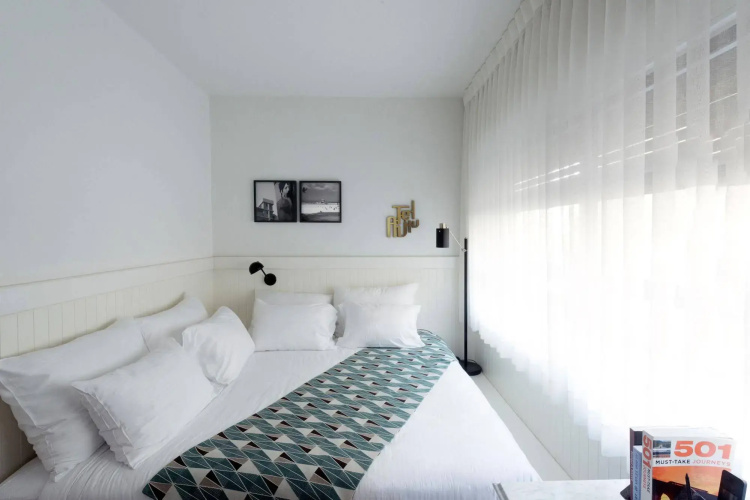 Lily & Bloom Hotel