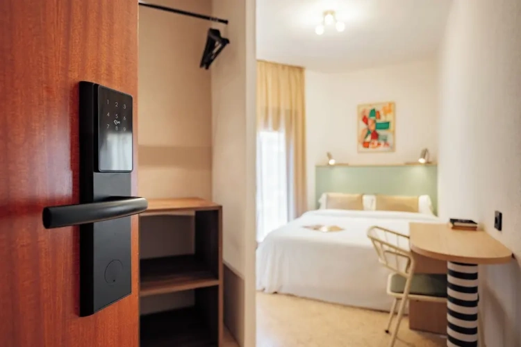 Standard Double room with balcony