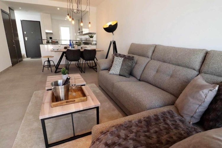 2 Bedrooms Apartment