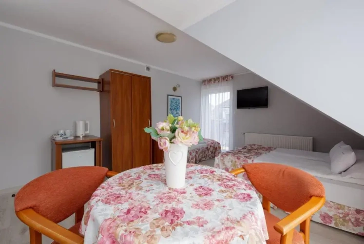 Standard Triple room with balcony