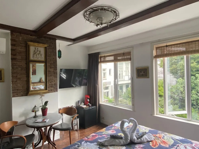 Amsterdam B&B Barangay