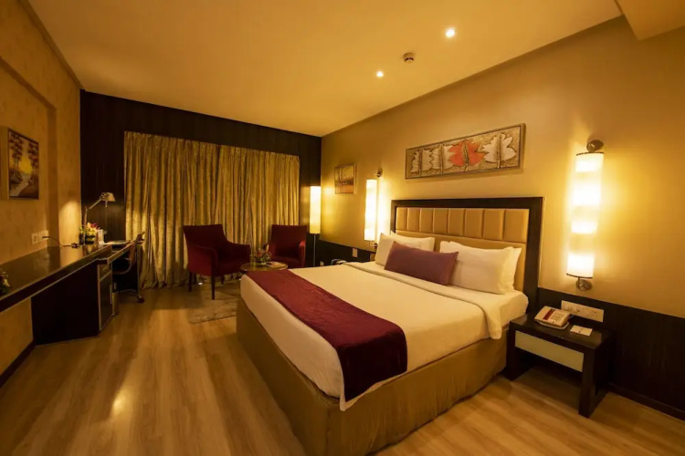 Hotel Express Inn