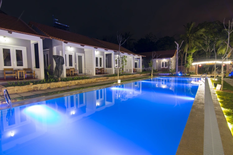 Quadruple Family Bungalow with pool view