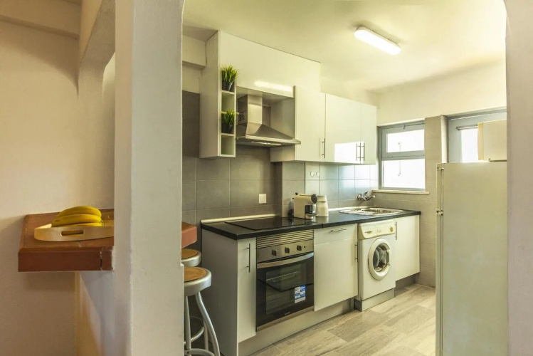B20 - Sun and Pool Apartment