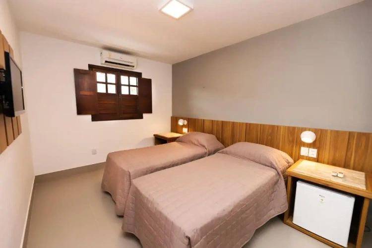 Standard Twin room with pool view
