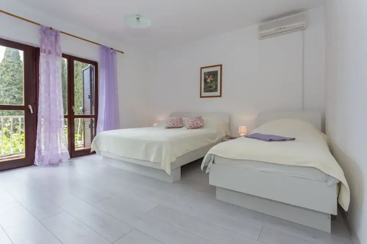 1 Bedroom Superior Apartment with balcony and with garden view