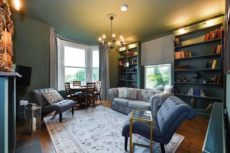 2 Bedrooms Apartment