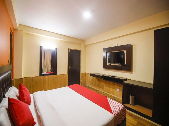 OYO Flagship 27062 Hotel Green View