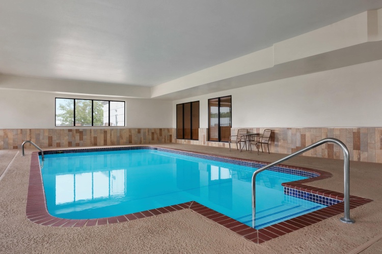 Baymont By Wyndham Greensboro/Coliseum photo 15