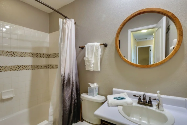 3 Bedrooms Apartment