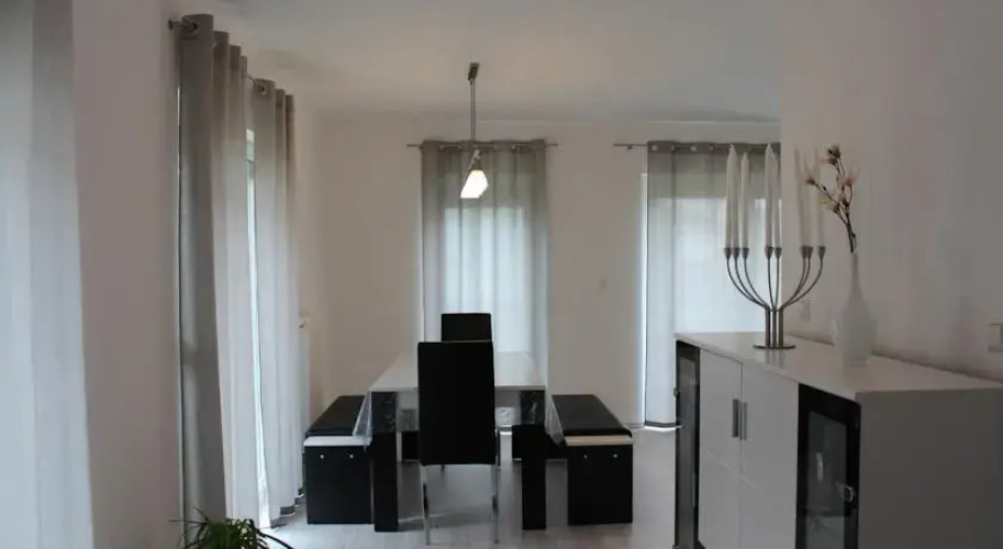 Villa 1