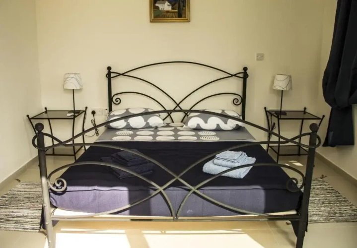3 Bedrooms Cottage